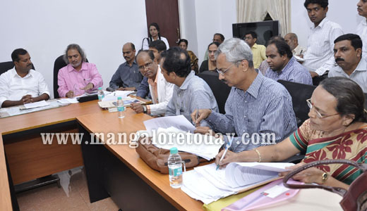 Khader visits Wenlock Hospital